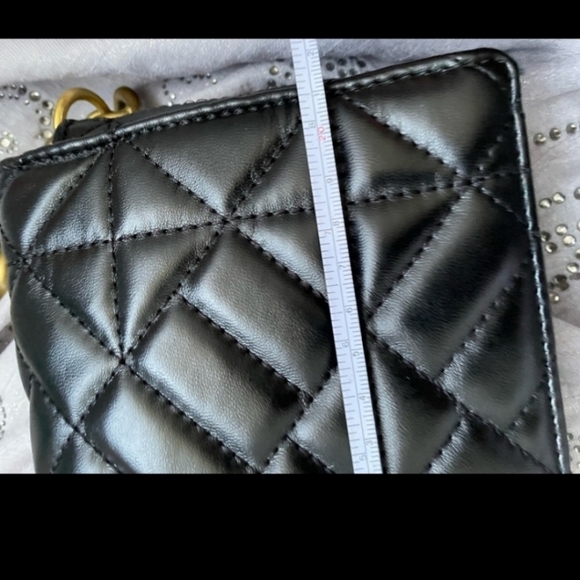 Beautiful Designer Look Black Quilted Bag - Picture 6 of 10
